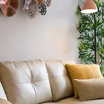 Joivy Downtown Deluxe Apartments